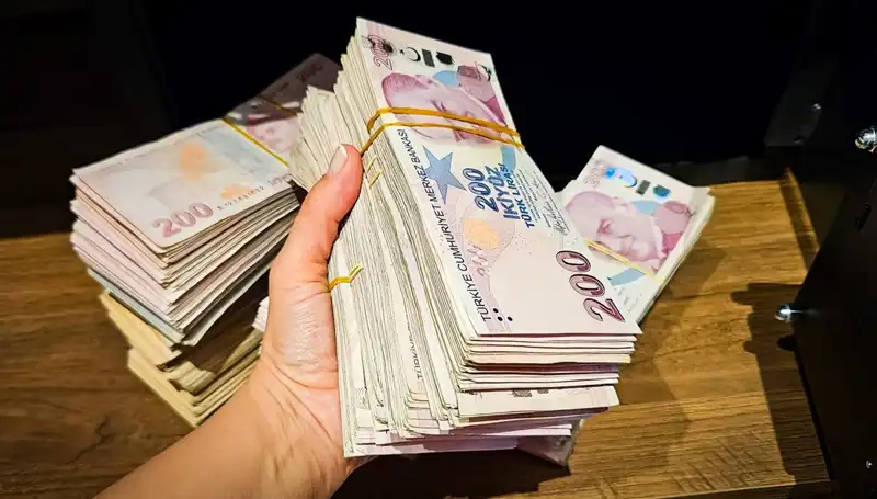 Mevduat Rekor Kırdı: 12 Trilyon Lira Seviyesinde Neler Yaşanıyor?