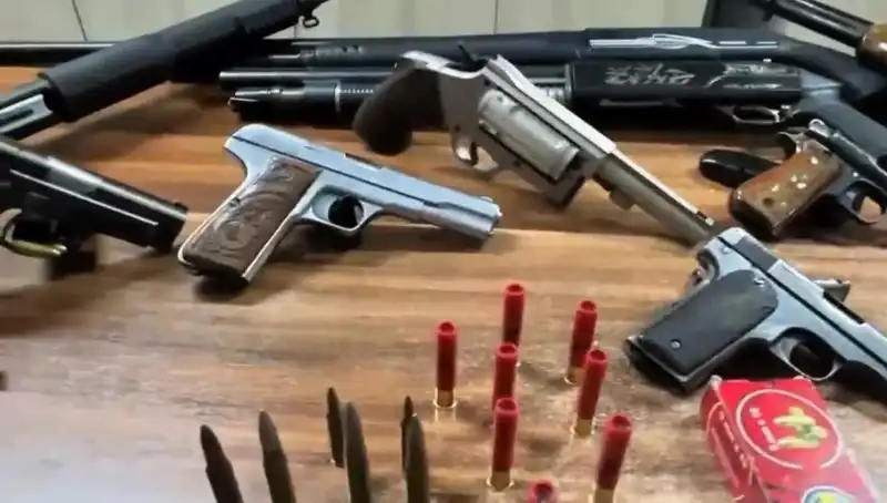 İzmir'de Yasa Dışı Silah Ticareti Çetesi Çökertildi: 1 Kişi Tutuklandı