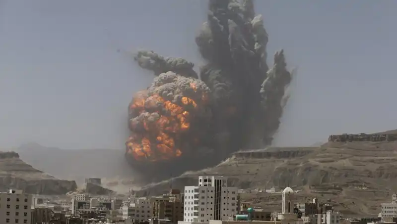 ABD'nin Yemen'deki Hava Saldırısı: Fabrikayı Vuran Bombalar 5 Can Aldı
