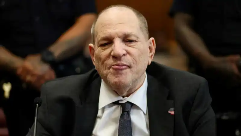 Cezaevindeki Hollywood Yapımcısı Harvey Weinstein Yeniden Suçlu Bulundu: Son Gelişmeler