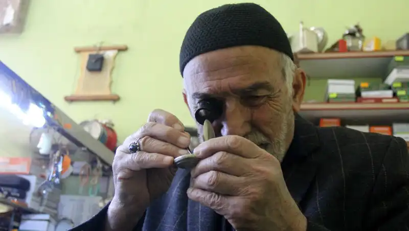 58 Yıldır Zamanın Durmaması İçin Çalışan 20 Metrekarelik Dükkan