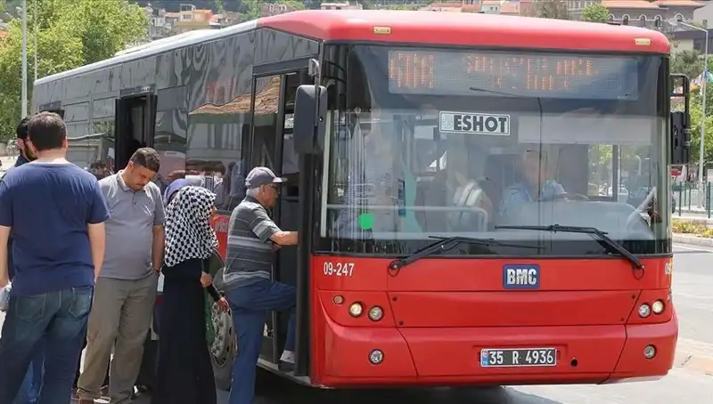 İzmir'de Öğrenci İndirimine 30 Yaş Sınırı: Ceza Cezasıyla Karşılaşacaklar!
