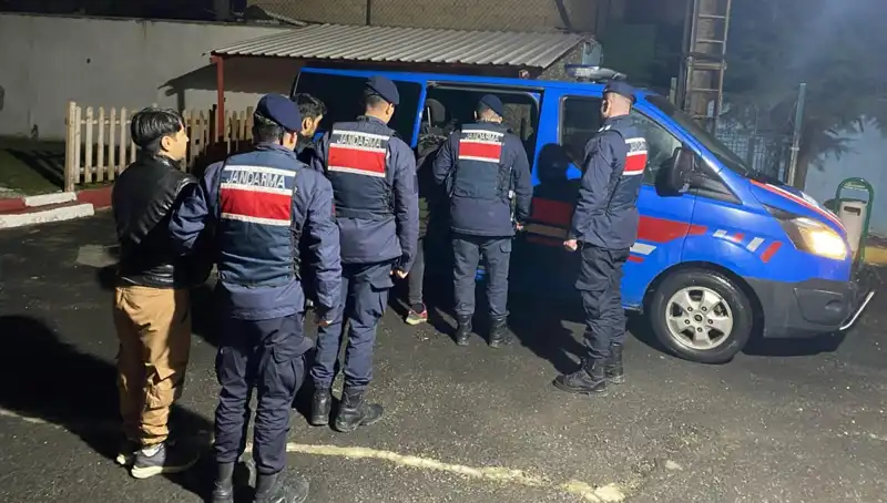 Edirne’de Düzensiz Göçmen Operasyonu: 17 Kişi Yakalandı