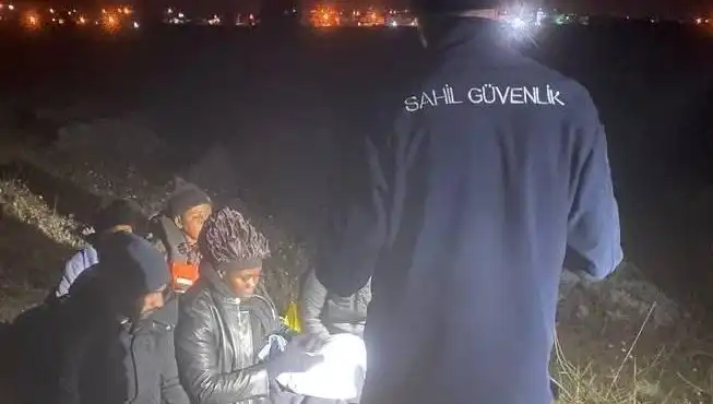 İzmir'de 7 Düzensiz Göçmen Operasyonu: Neler Yaşandı?