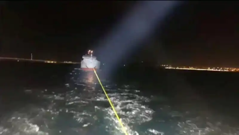 Çanakkale Boğazı'nda Gemi Arızası Sebebiyle Trafik Durma Noktasına Geldi