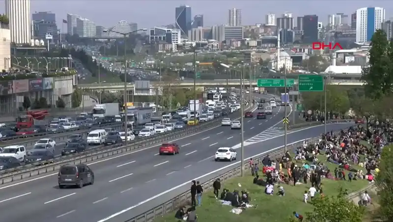 Deprem Sonrası Şehirdeki Trafik Yoğunluğu Ortaya Çıktı: Yüzde 56 Arttı!
