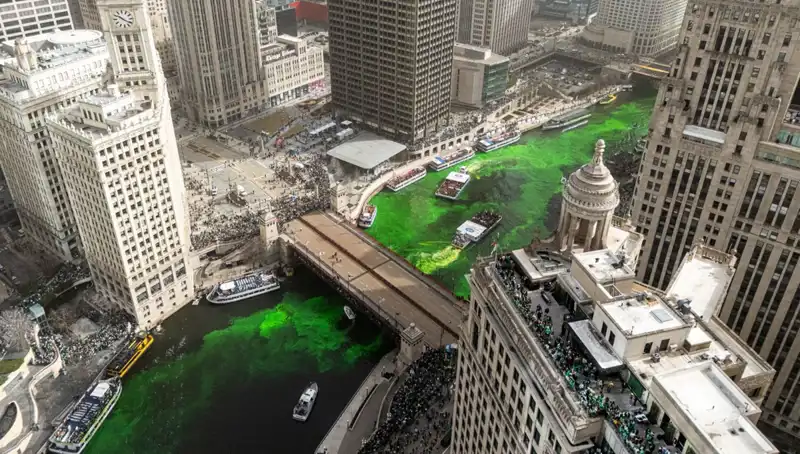 Chicago Nehri, Aziz Patrick Günü'nde Yeşil Renklere Büründü!