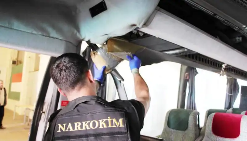 Sınırı Aşan Uyuşturucu Kaçakçılığı: 77 Kilo Esrar Ele Geçirildi