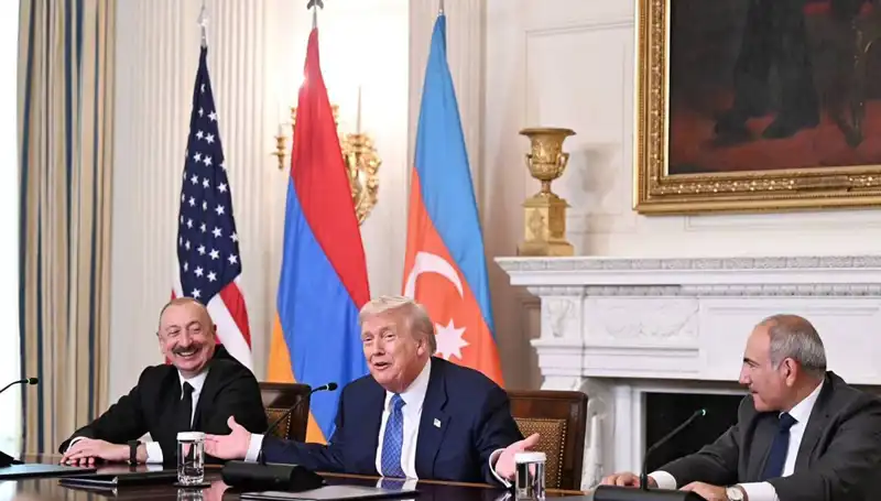Aliyev'den Ermenistan’a Anayasa Uyarısı: Harekete Geçin!